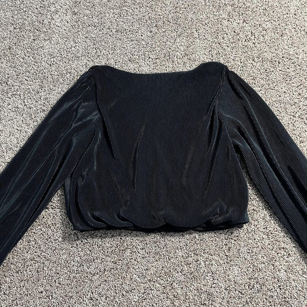 ASTR The Label Blouse Womens Large‎ Black Pleated Wrap V Neck Long Sleeve Top - Picture 3 of 9